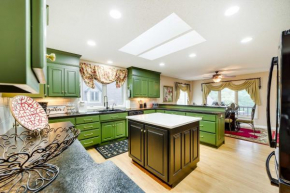Home in Bella Vista with Deck and Lake Windsor Views!